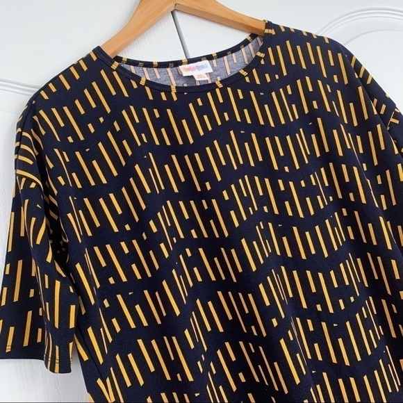 LuLaRoe Chevron Irma Top - Picture 3 of 9